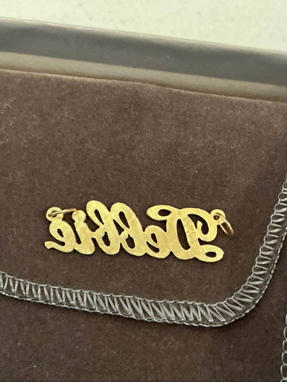 Vintage 14k Gold 'Debbie' Nameplate Charm Pendant - Picture 2 of 2